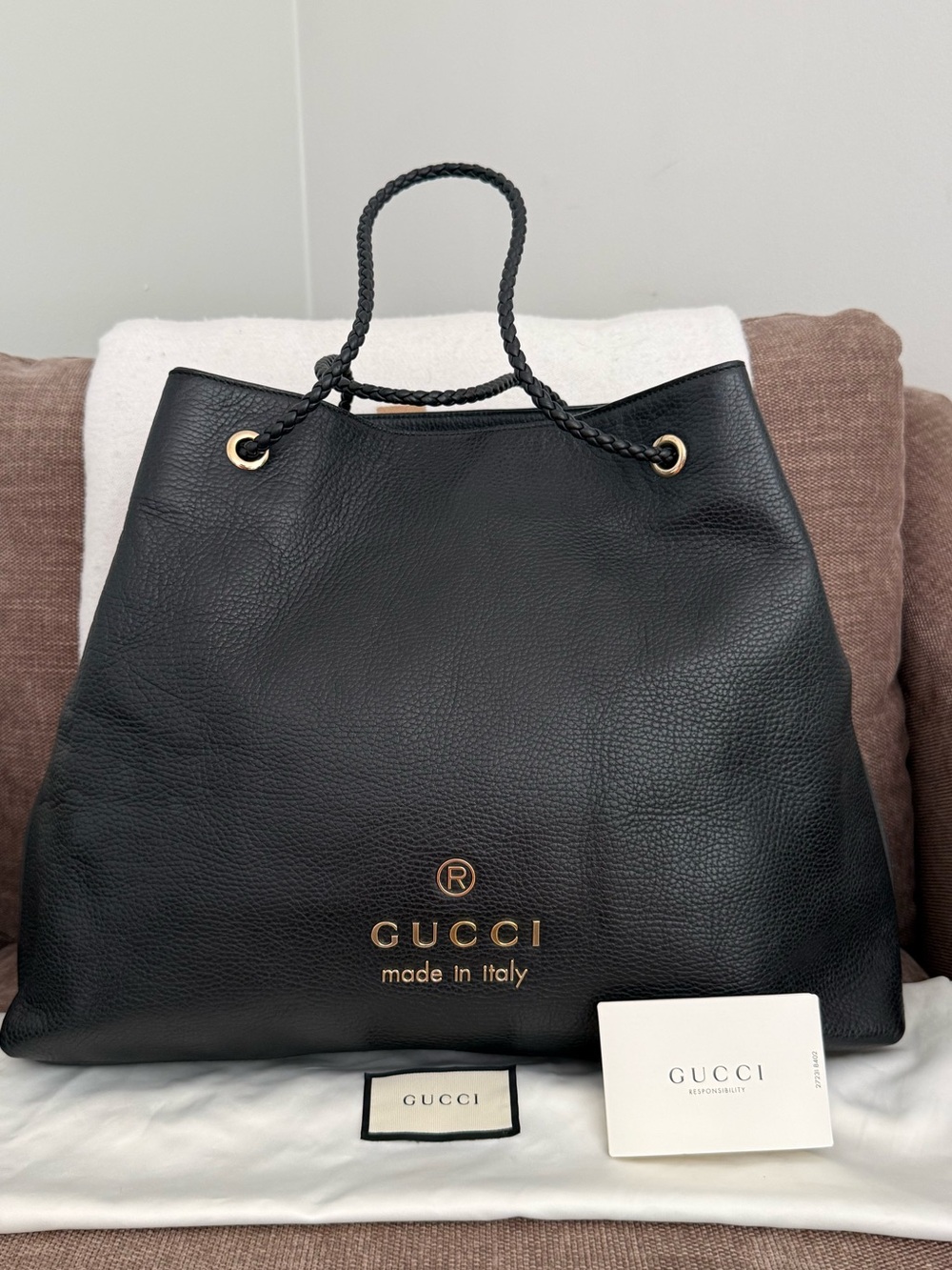 Authentic Gucci Large Gifford tote bag black leather gold hardware
